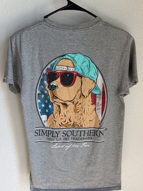 Simply Southern Gray Tee with Patriotic Golden Retriever Graphic - adult small